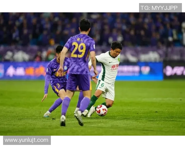 2013年北京国安与天津泰达激战回顾球迷心中的经典对决与精彩瞬间